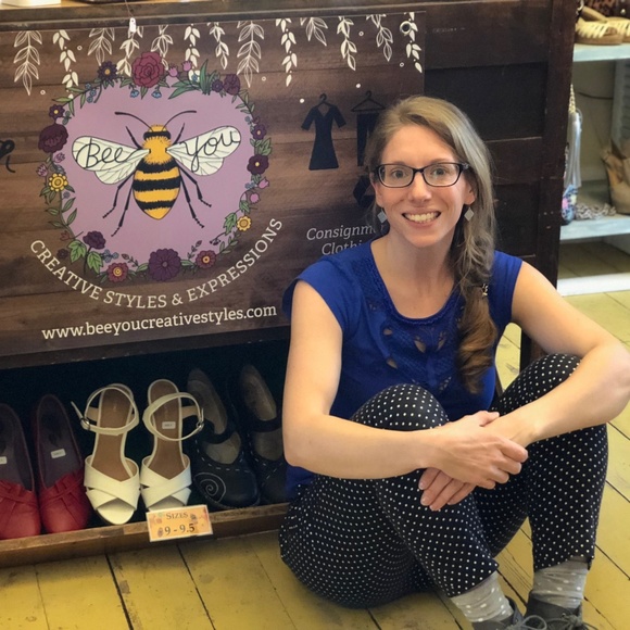 Meet your Posher, Jessica - Picture 1 of 3